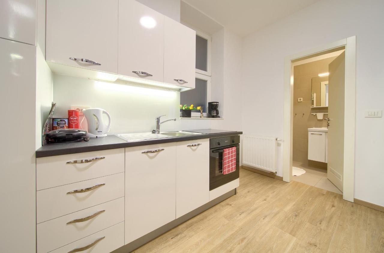 Logo Apartments 5 Min Walk To Main Square Zagreb Exterior foto